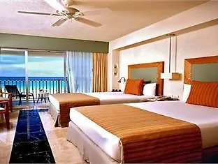 Club Carrousel Hotel Cancún